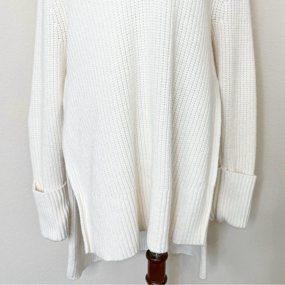 Athleta Shasta V-Neck Sweater Wool Blend
Chunky Ribbed Hi Low Hem Dove Cream - Picture 5 of 14
